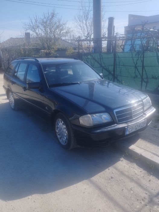 Vând sau dezmembrez Mercedes c class 2.2 cdi