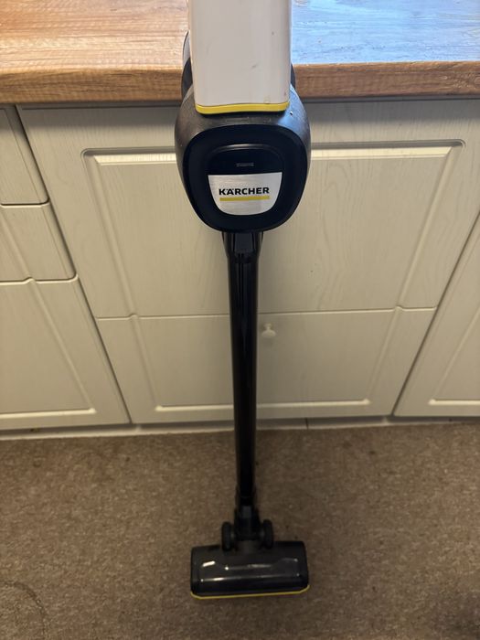 Aspirator vertical Karcher garanție Emag