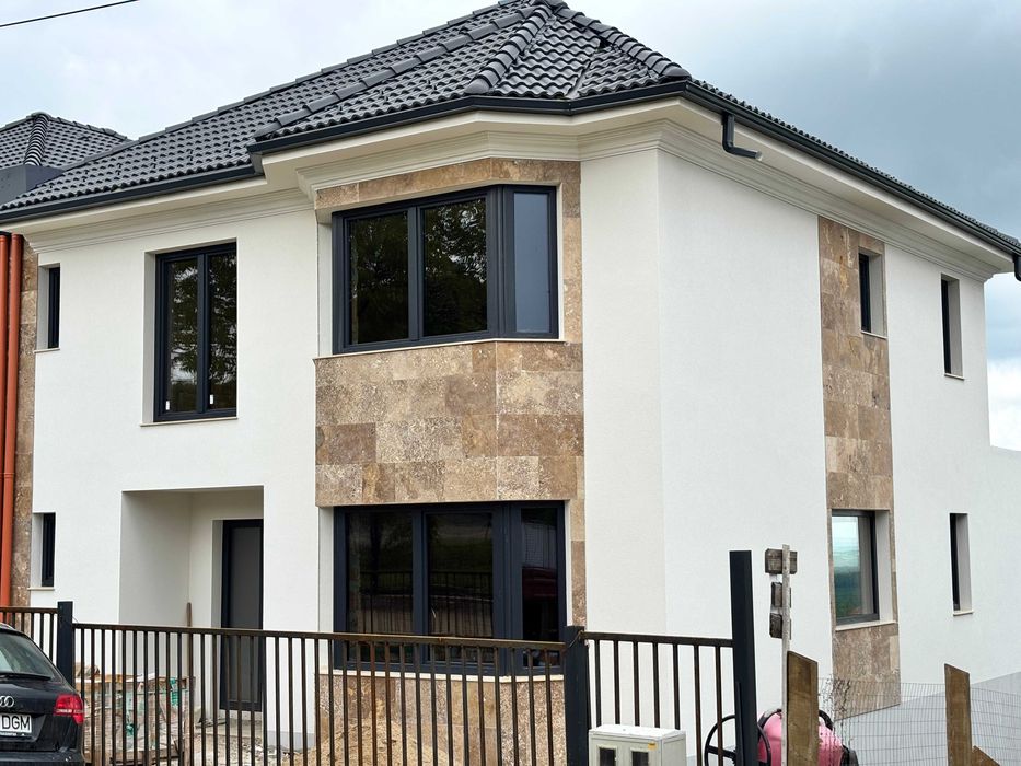 Vand casa duplex sat Gheorghieni 170mp utili, 600mp teren