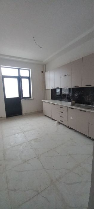 Dom sotiladi 4 etaj 3 xonali 89 kv metr