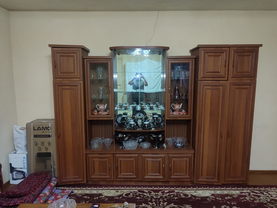 Mebel/stenka sotiladi