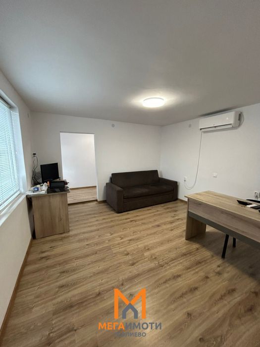 Дава под наем Офиси с Парцел - гр. Севлиево 1000m²