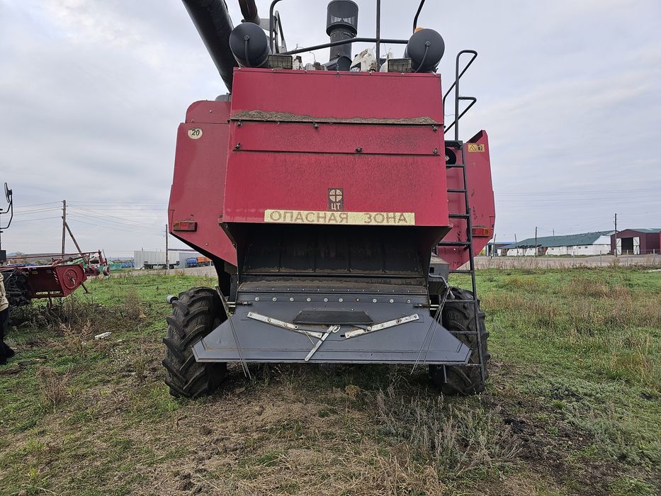 Комбайн Есиль 760