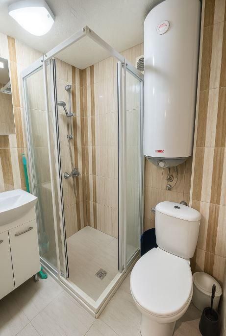 Дава се под наем Къща в Варна, м-т Св. Никола - 200 кв.м за 1270 € - Снимка #6