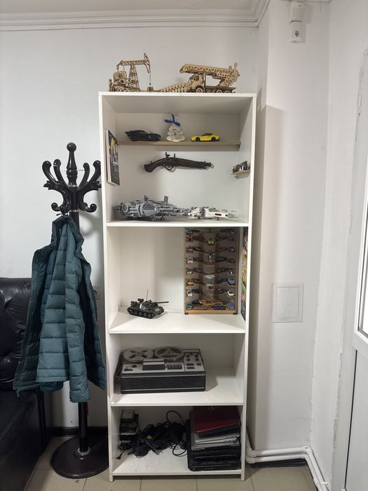 Продам шкаф или полка, есть 2шт, чуть разные