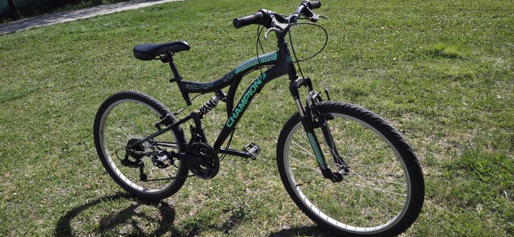 Vând bicicleta Champions
