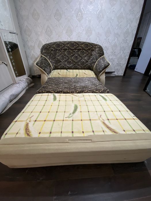 Диван в хорошем состяний