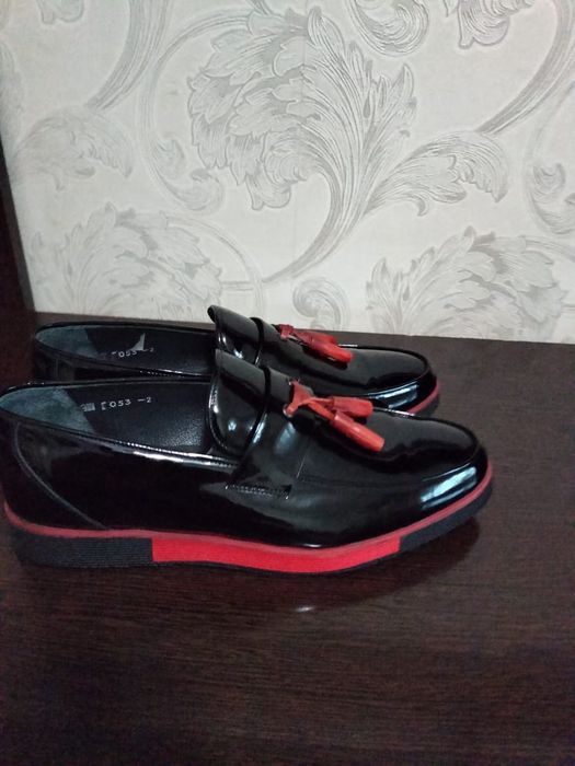 Продаю классический обувь