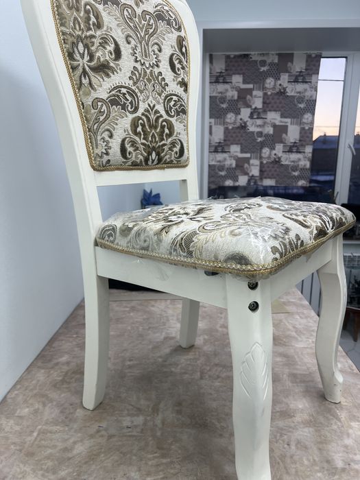 Стул из массива дерева