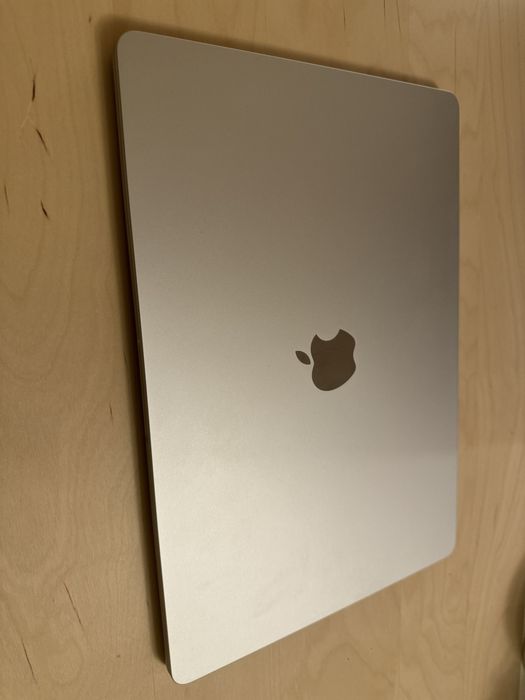 Macbook Air M2 15inch 8GB Ram and 512GB SSH