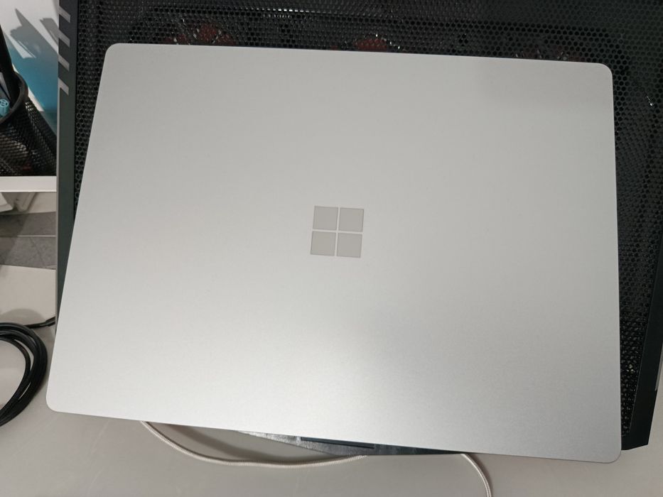 Microsoft surface 5 идеальное состояние