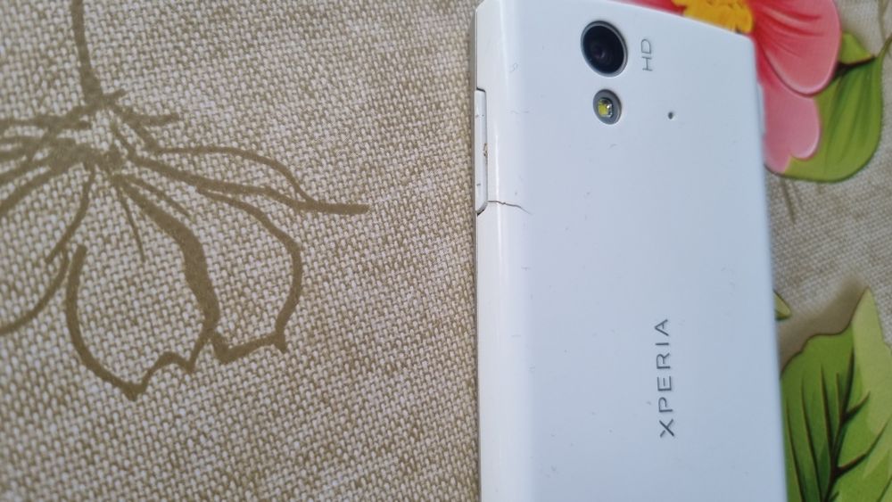Sony ericsson xperia st18i