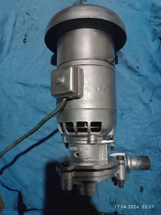 Продаётся огородный моторный насос