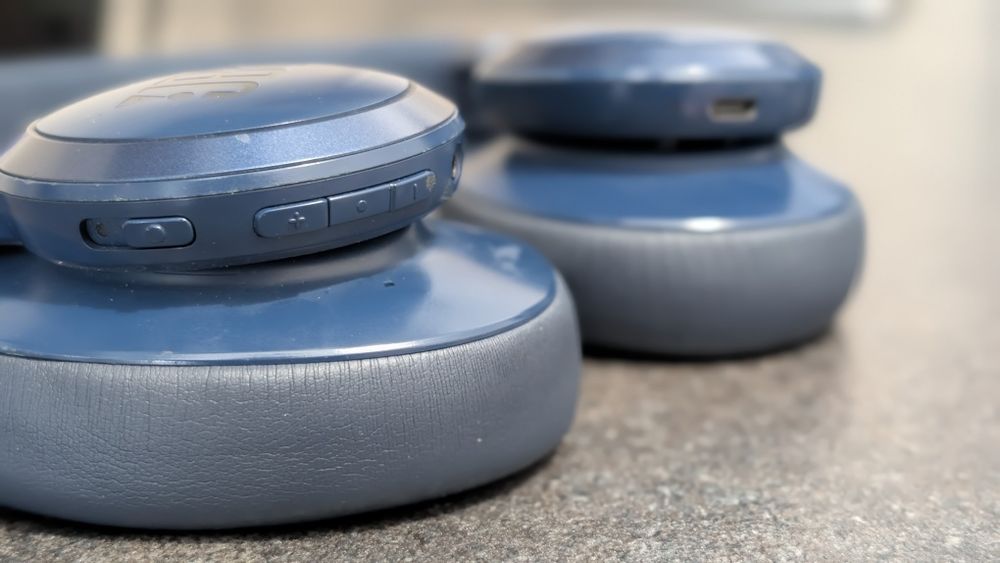 Casti audio Over-Ear JBL Live 660NC, Noise Cancelling, Bluetooth, Asistent Vocal, Pliabil, Hands-free, Albastru