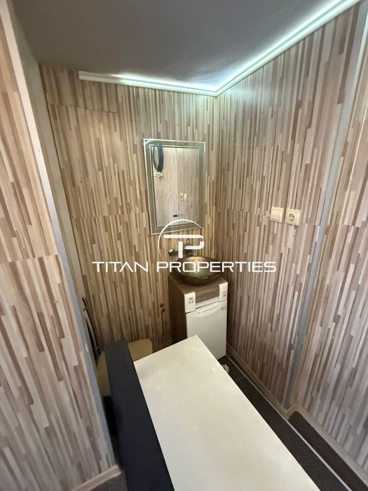 Дава се под наем Офис в Бургас, Център - 24 кв.м за 357 € - Снимка #1