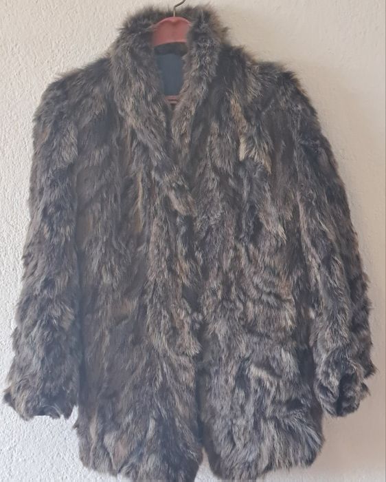 Дамско палто от естествен косъм - миеща мечка. Отлично състояние.