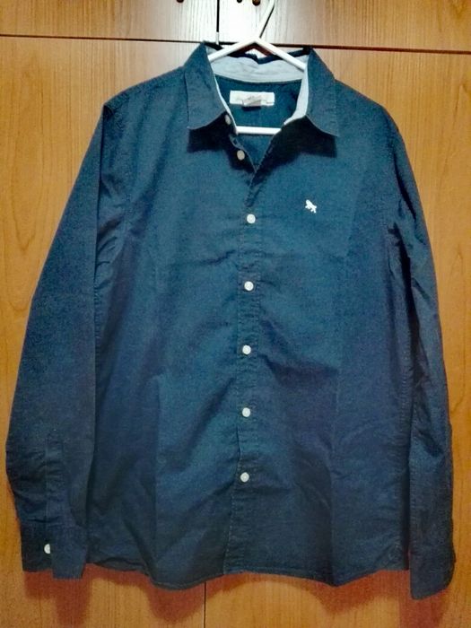 Vând cămăși bărbătești