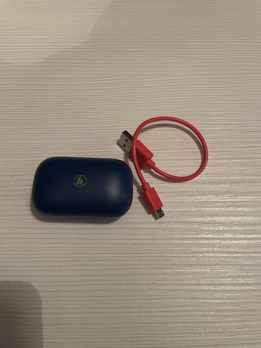 Два комплекта безжични слушалки Hama и XO