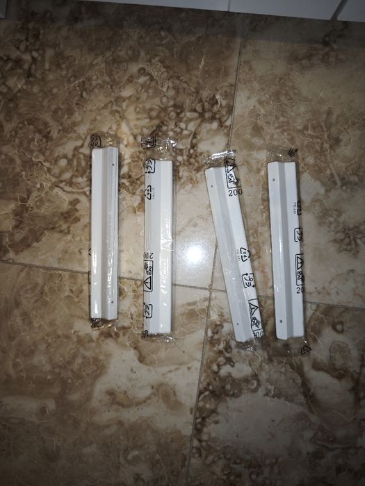 Продавам 2 гардероба IKEA BRIMNES