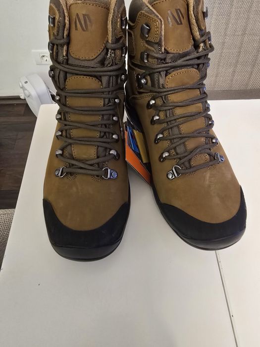 Продавам зимни мъжки обувки BENNON