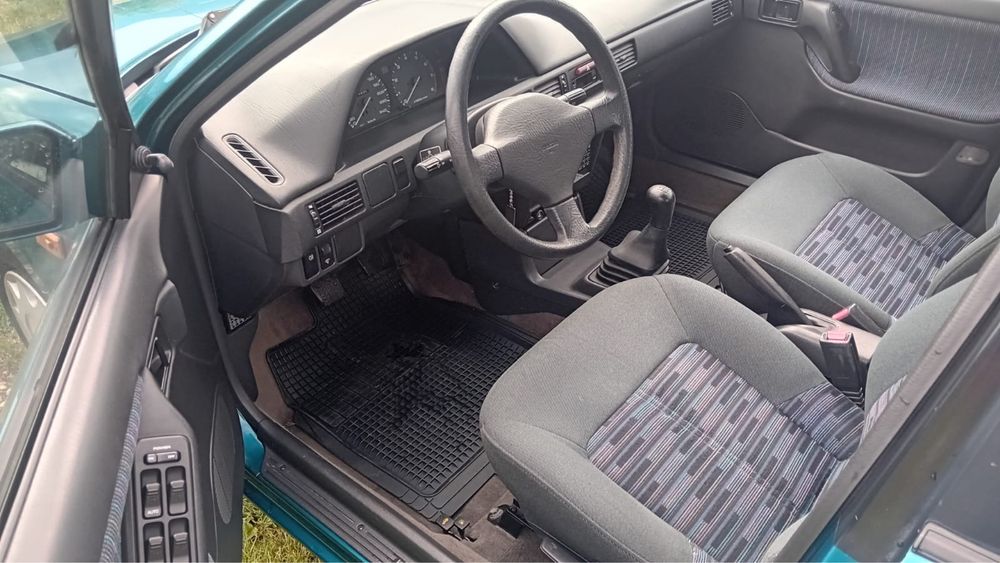 MAZDA 323 1992 — imagine 5