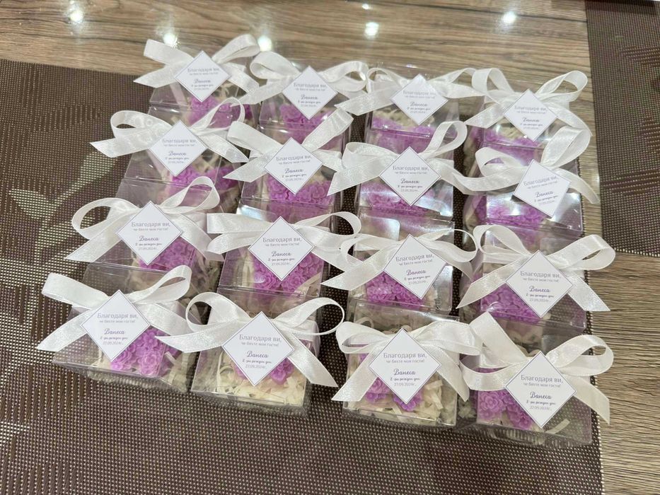 Подаръчета за гости и поводи - соеви свещи, гипсови фигурки