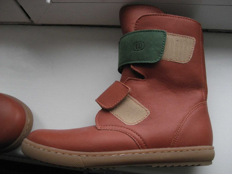 Скникърси и боти натурална кожа .