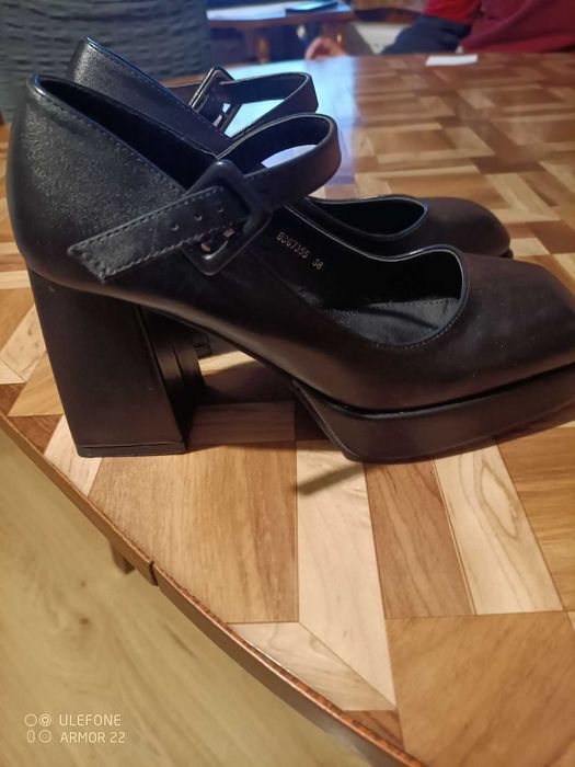 Продавам дамски обувки