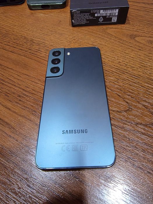 смартфон samsung galaxy S22