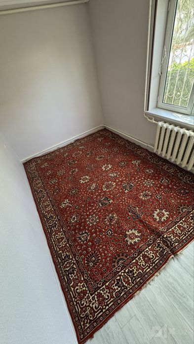 ковер из шерсти