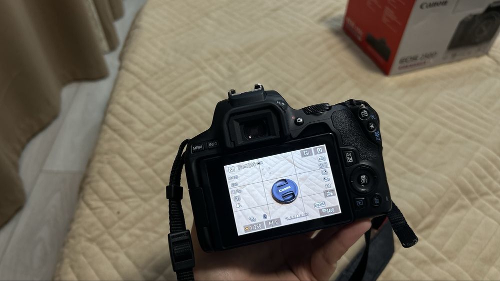 Фотоаппарат Canon eos 250d