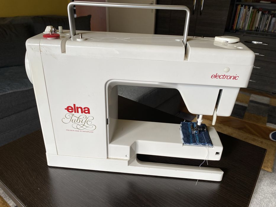 Masima de cusut Elna