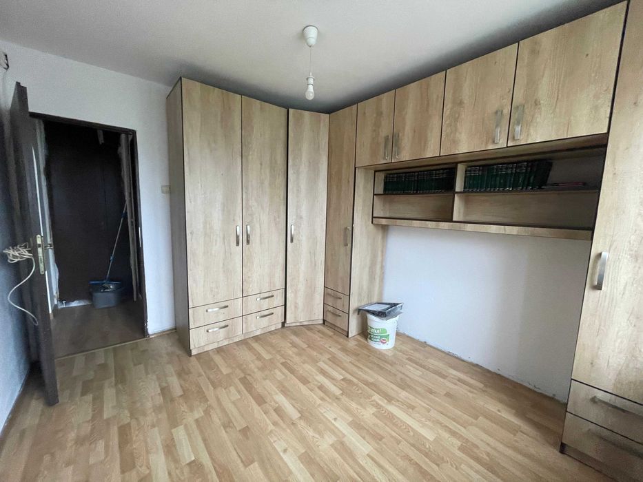 Particular vand aprtament 3 camere 7/8 zona Margeanului