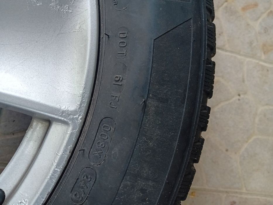 Vând jante de BMW x5 cu cauciucuri de iarnă 2015 255/55R18 M+S 2500 ron