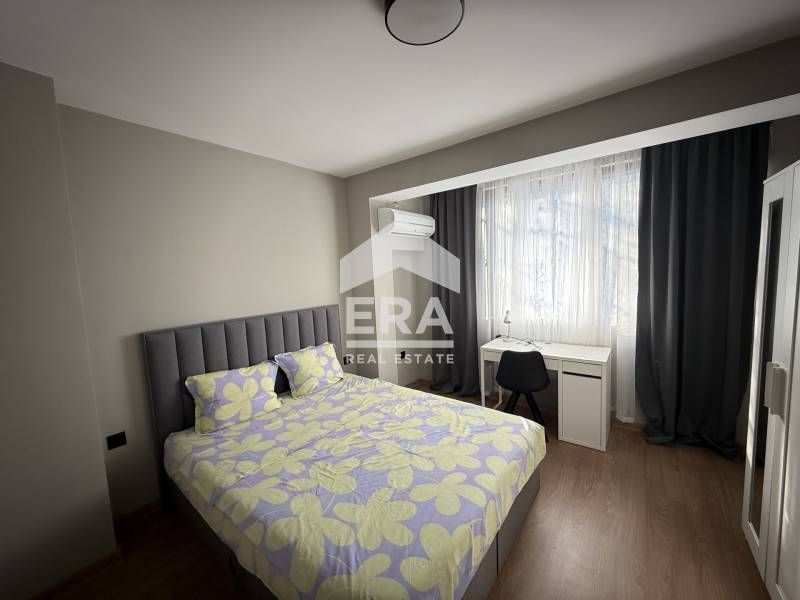 Тристаен, стилно обзаведен, югоизточен апартамент под наем, в тухлена