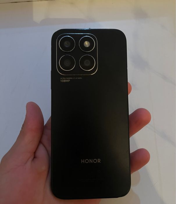 Продам HONORX8b.