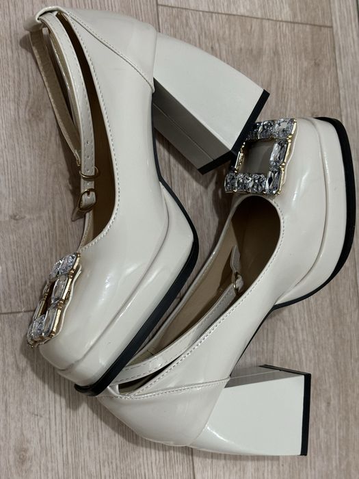 Туфли новые, стильные, 38р