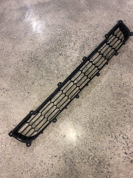 Решотка бампера соты приора