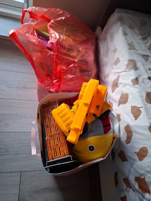 Играчки за момче .