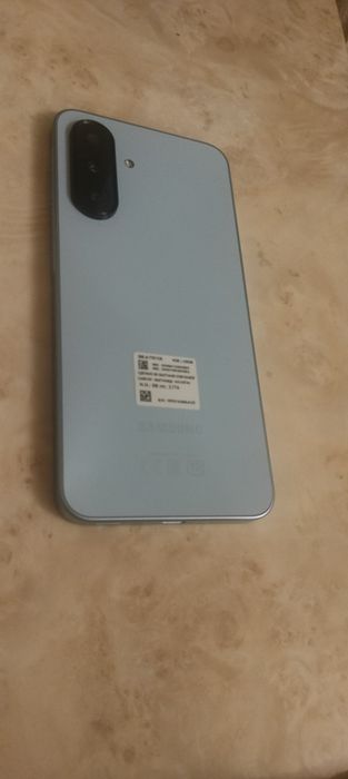 Samsung a17 telefoni yangi