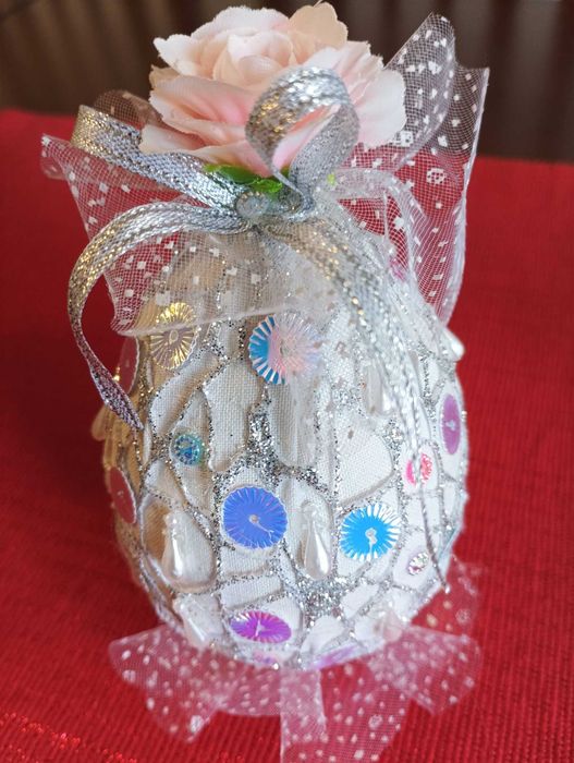 продавам декоративни великденски яйца и венци