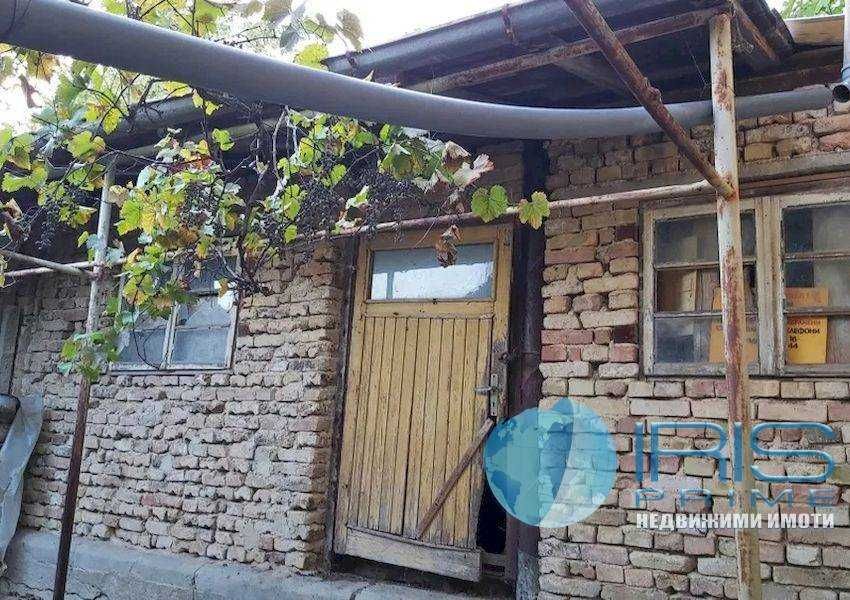 Продава се Къща в Шумен, м-т Под Манастира - 64 кв.м за 502 €/кв.м - Снимка #1