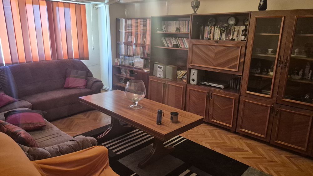 PROPRIETAR – De Vânzare: Apartament 3 Camere, Ultracentral Giurgiu (Etaj 5/8, Termoizolat, Centrală + Boiler)