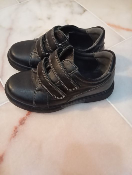 Încălțăminte mărimea 28
