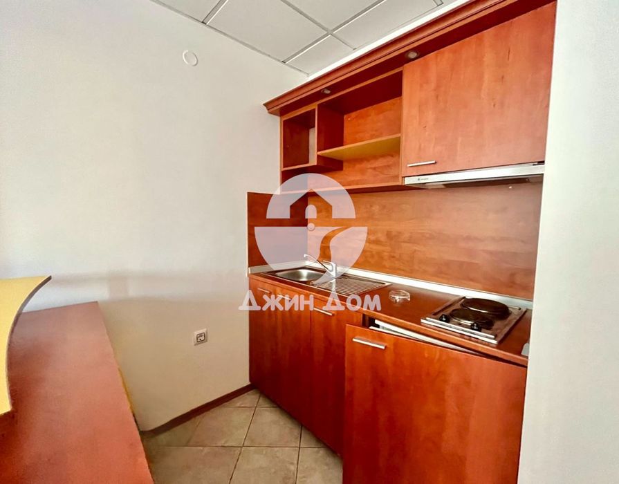 Продава се Двустаен апартамент в к.к. Слънчев бряг - 71 кв.м за 1000 €/кв.м - Снимка #2