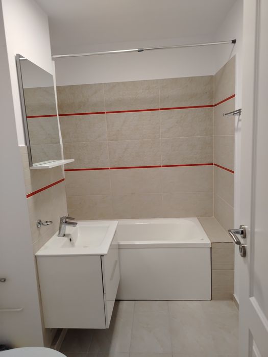 De vânzare apartament cu 2 camere,etaj 1/4,decomandat, amenajat modern, Vitrometan