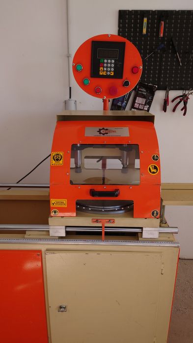 Utilaje Tamplarie PVC (Masina debitat dijital automata doua capete )