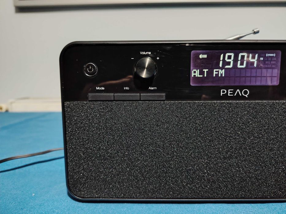 PEAQ  DAB+Radio  model PDR100, radio FM, DAB+, AUX.