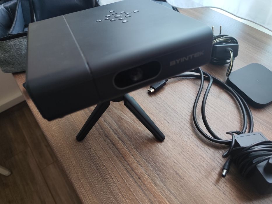 Mini Proiector - BYINTEK U30 Full HD 1080P Android  + Mediaplayer Xiaomi MI TV Box S