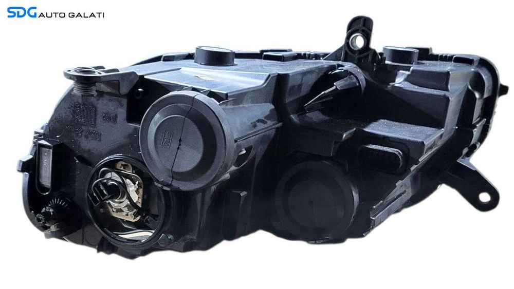 Far Dreapta FARA Xenon Volkswagen Passat B7 2010 - 2015 Cod 90003375 3AC941006 (Interior Prafuit Murdar) [L7644]